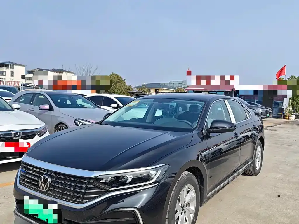 Volkswagen Passat New Energy — фото 1