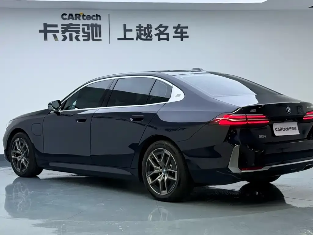 BMW i5 — фото 10