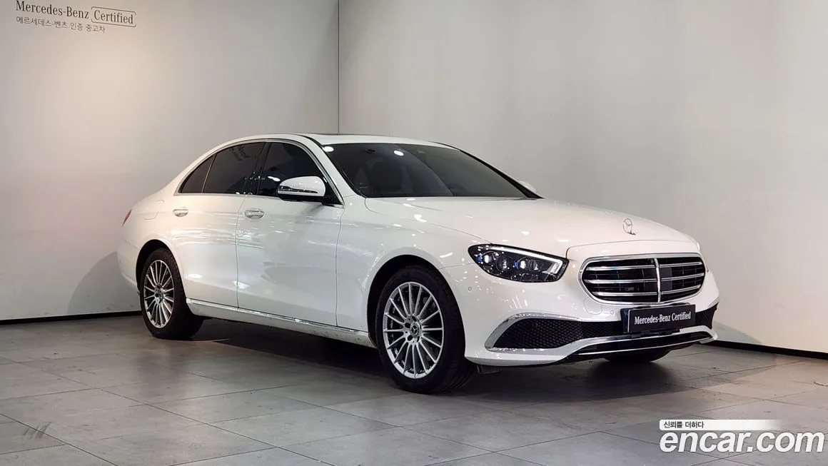 Mercedes-Benz E-Class — фото 1