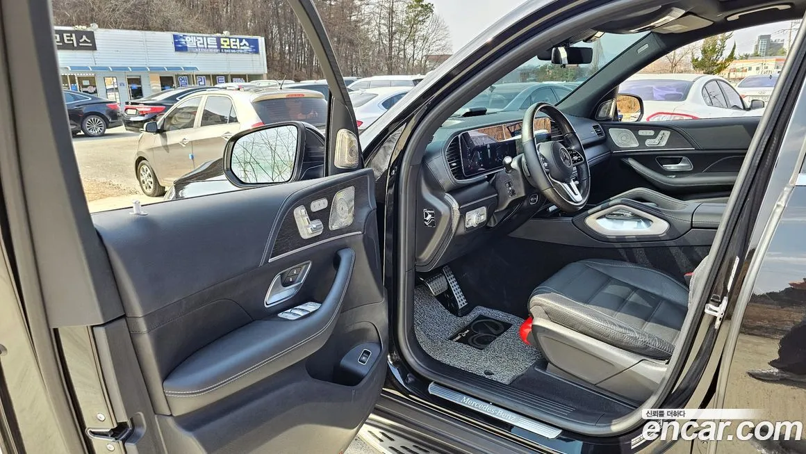 Mercedes-Benz GLS-Class — фото 8