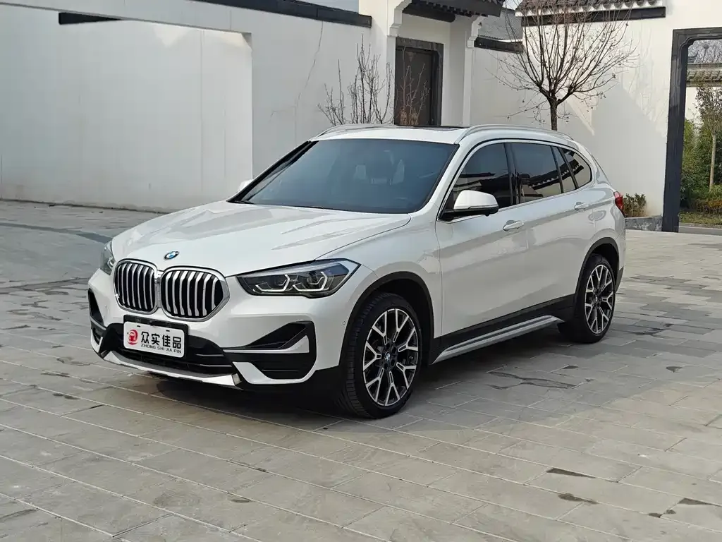 BMW X1 — фото 1