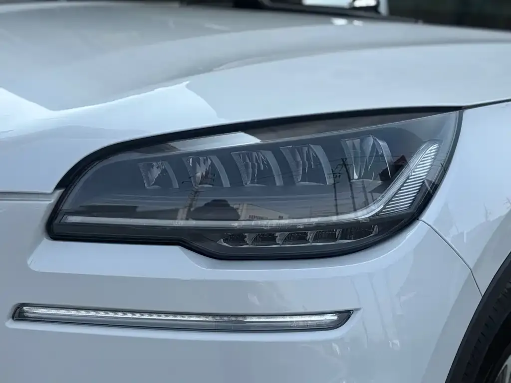 Lincoln Aviator — фото 10
