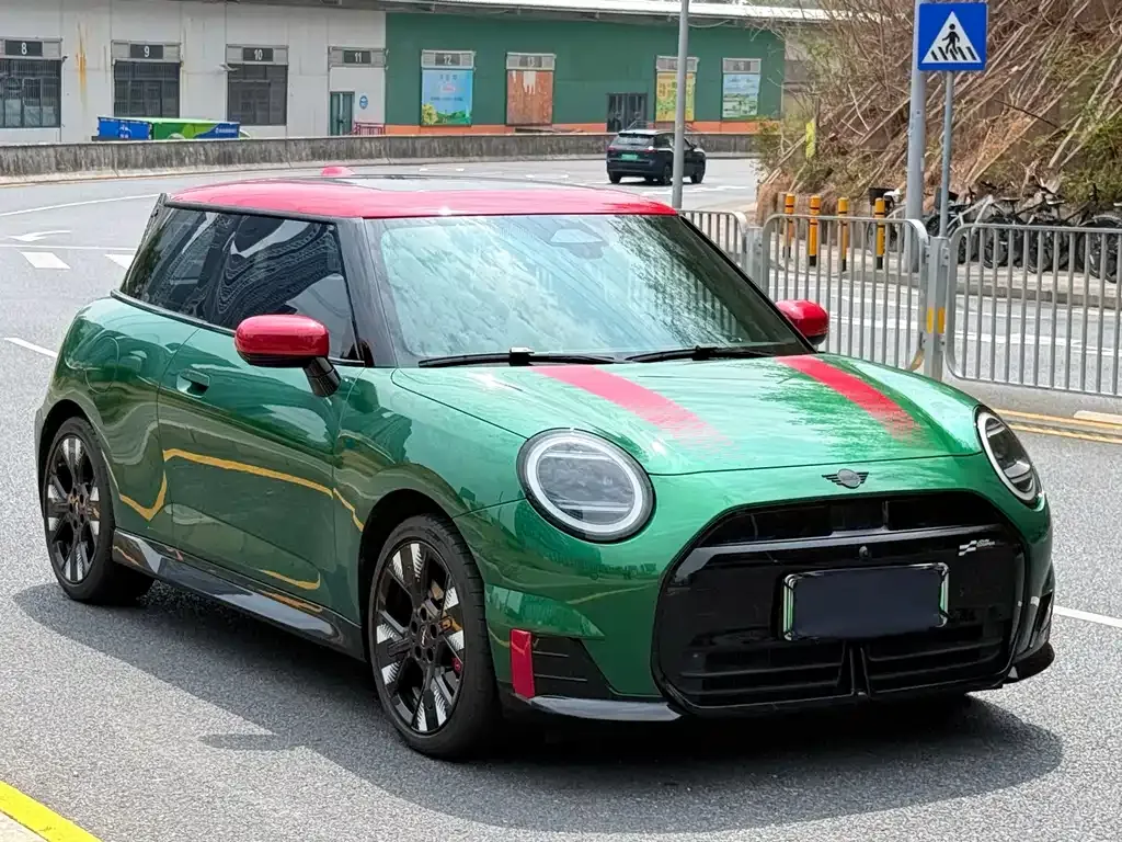MINI JCW Electric — фото 7