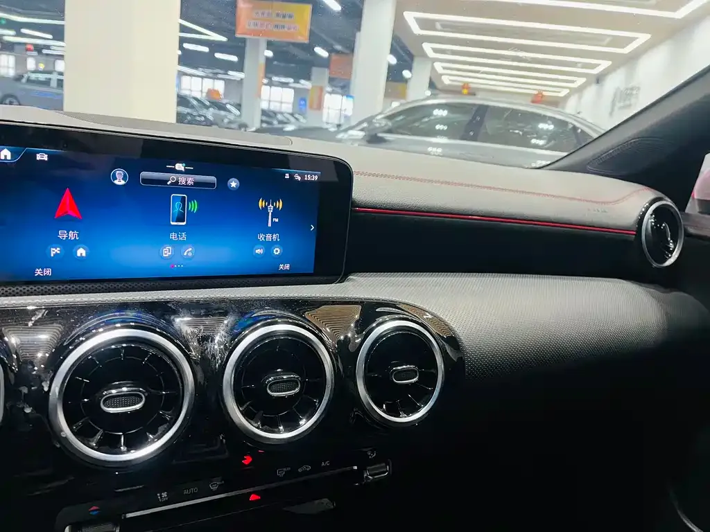 Mercedes-Benz CLA (Import) — фото 10