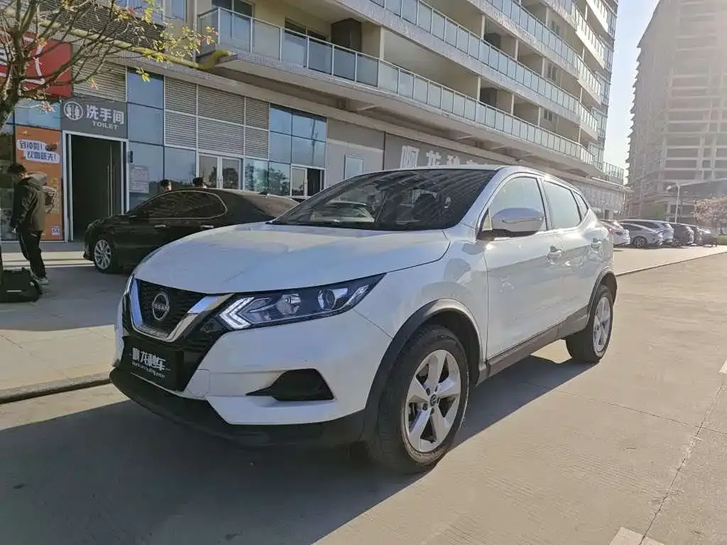 Nissan Qashqai — фото 1