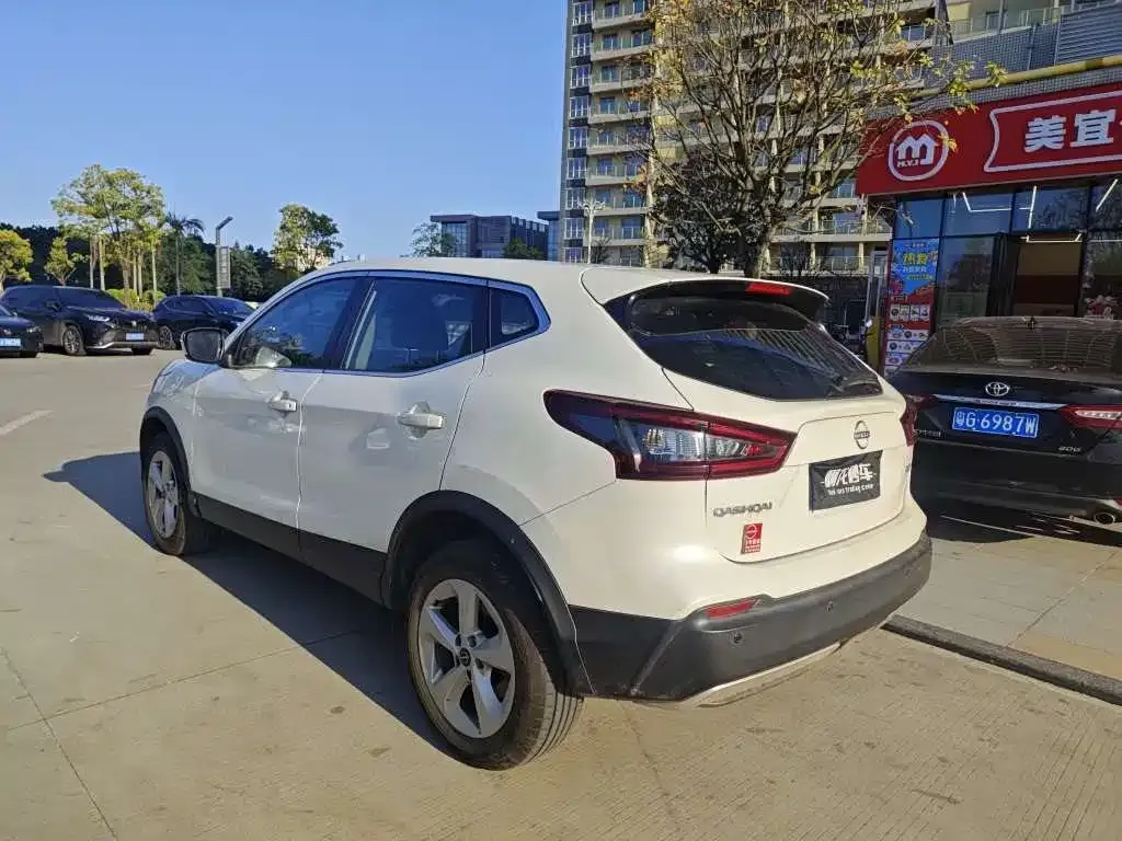 Nissan Qashqai — фото 9