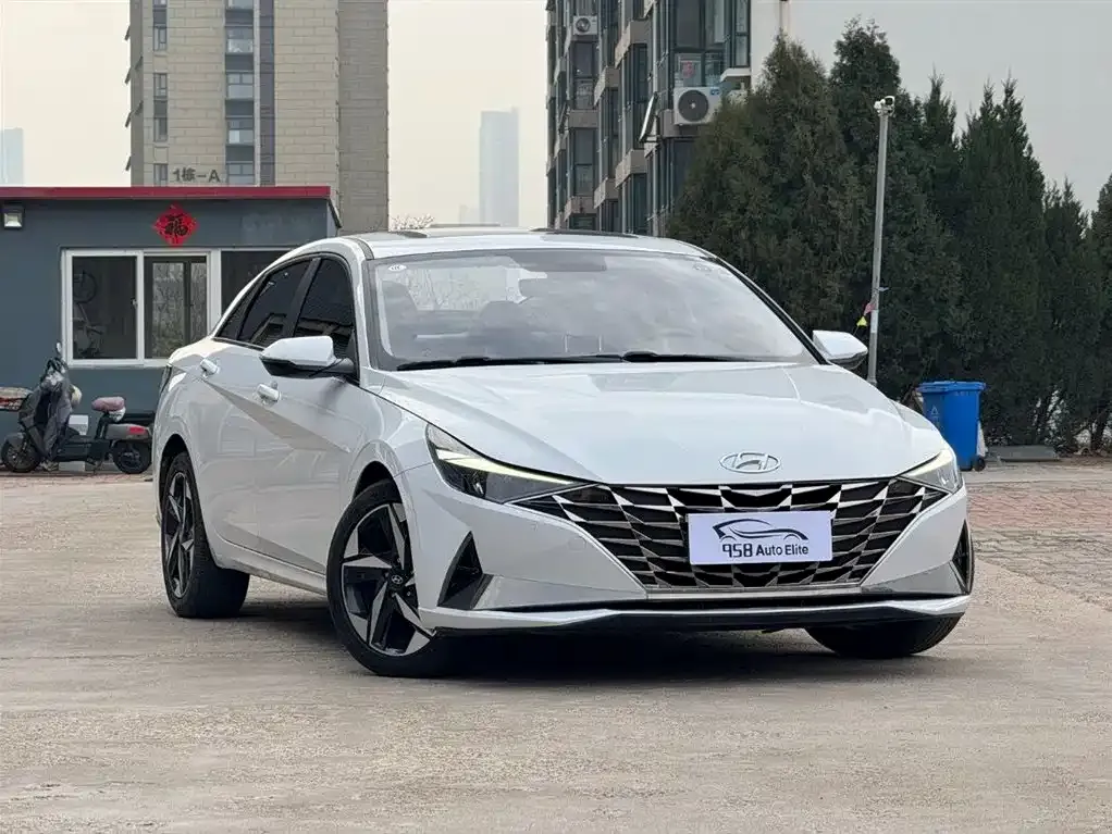 Hyundai Elantra — фото 9