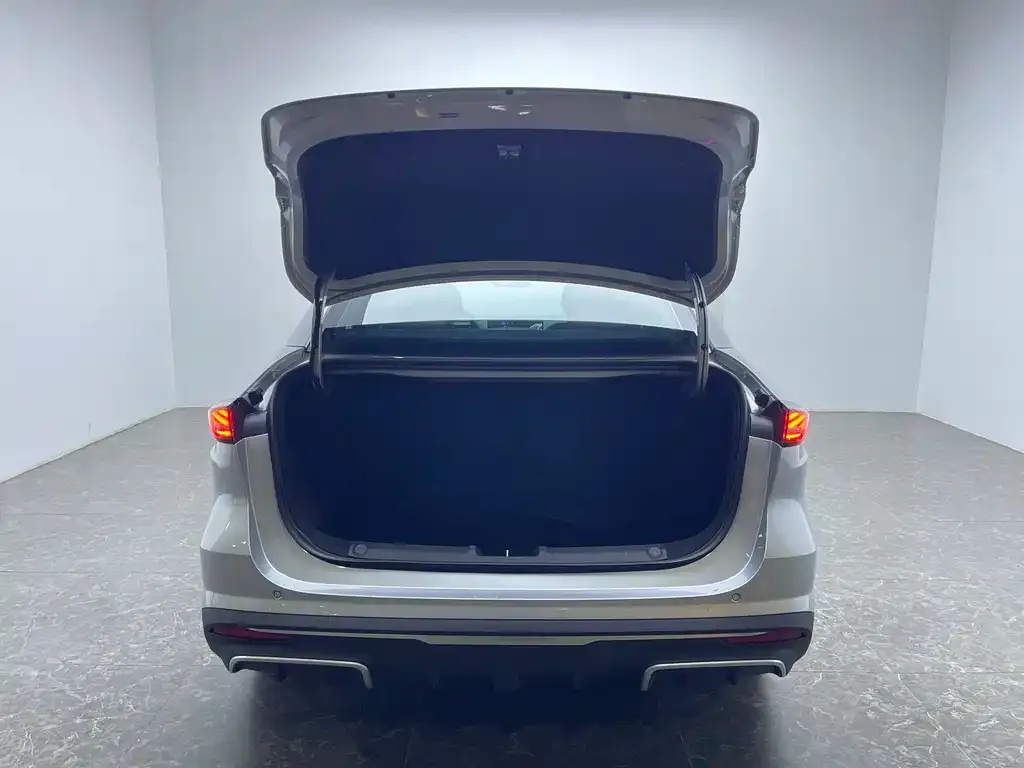 Geely Galaxy L6 — фото 4