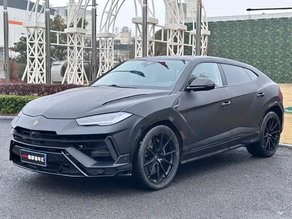 Lamborghini Urus — фото 1