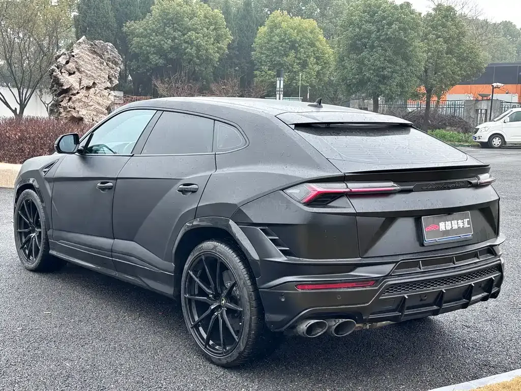 Lamborghini Urus — фото 8