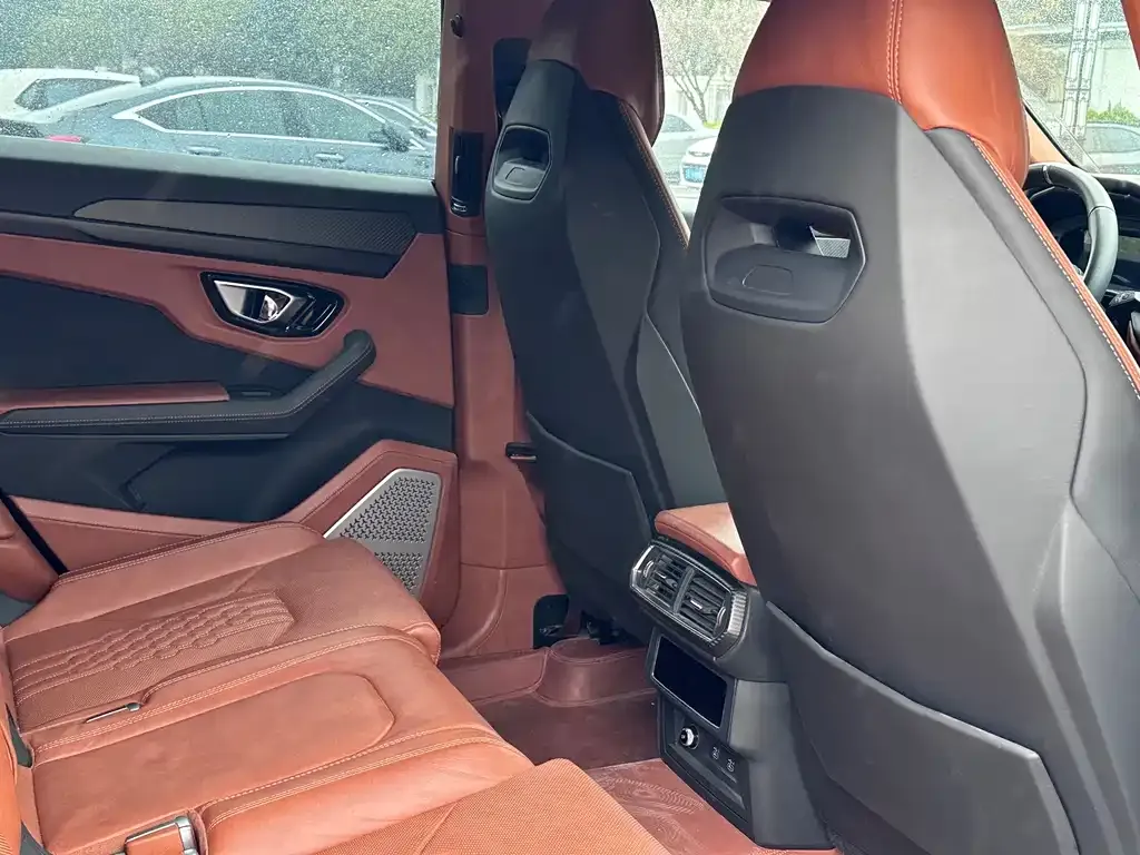 Lamborghini Urus — фото 2