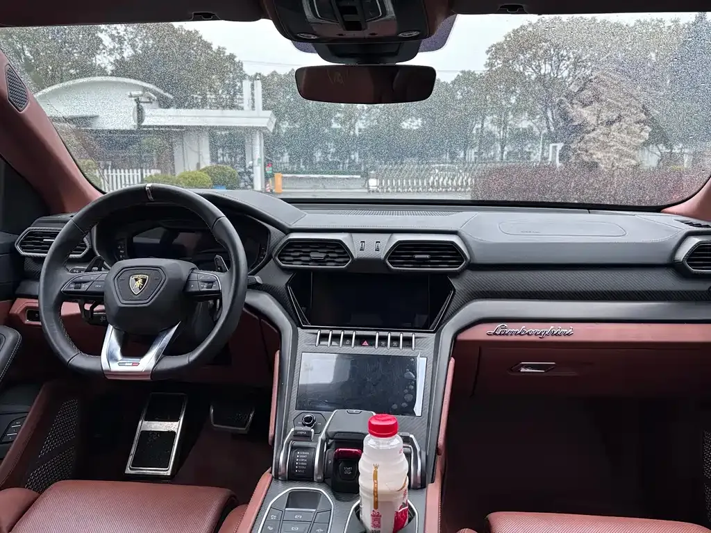 Lamborghini Urus — фото 6