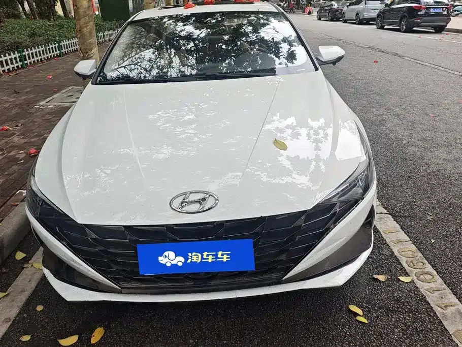 Hyundai Elantra — фото 10