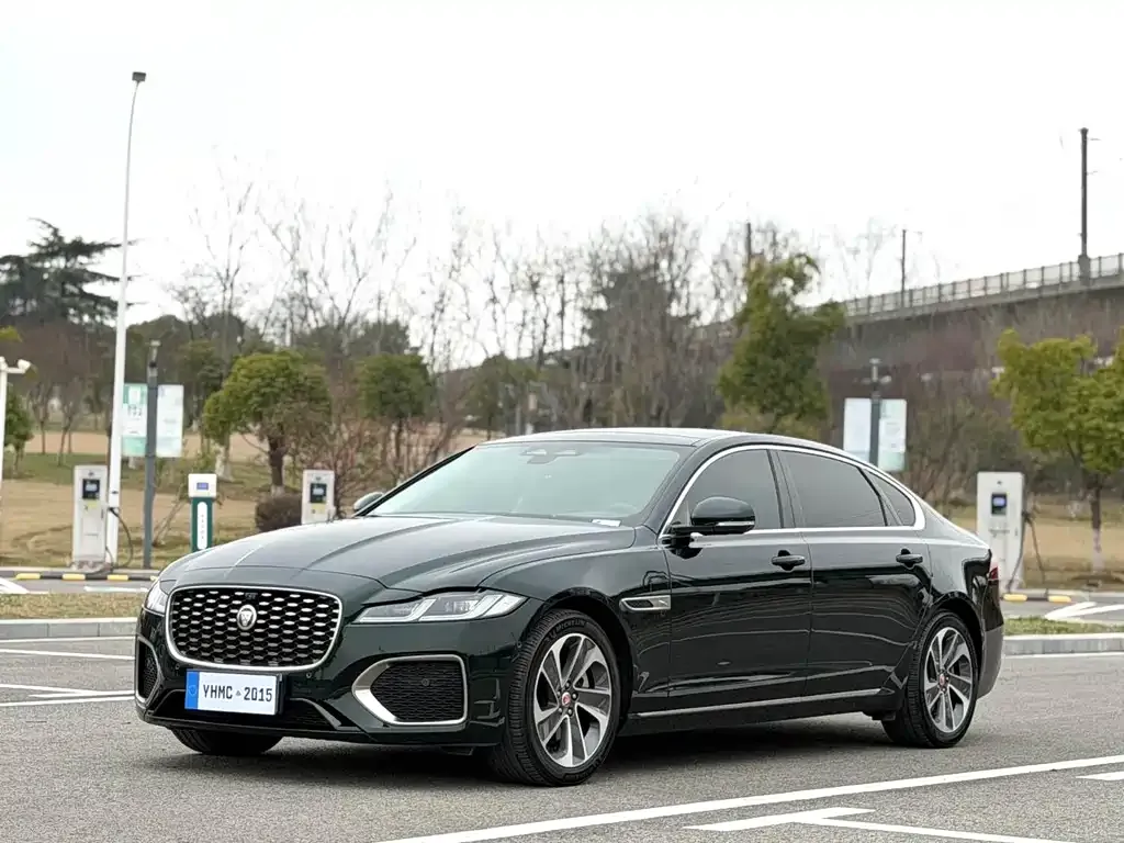 Jaguar XFL — фото 1
