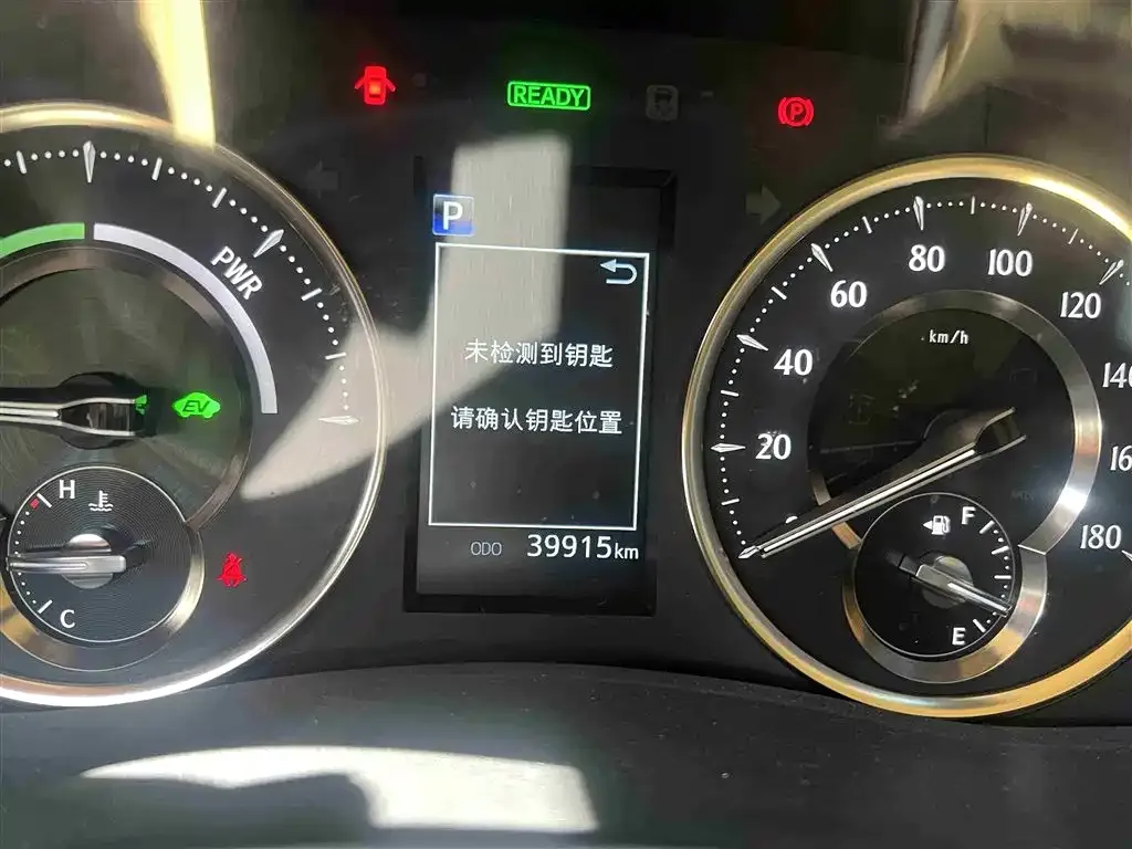 Toyota Alphard — фото 2