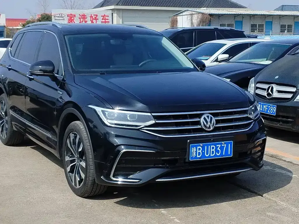 Volkswagen Tiguan L — фото 10