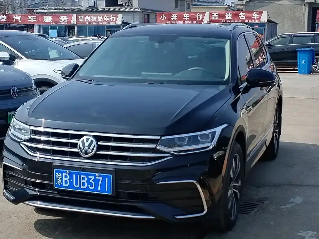 Volkswagen Tiguan L — фото 8