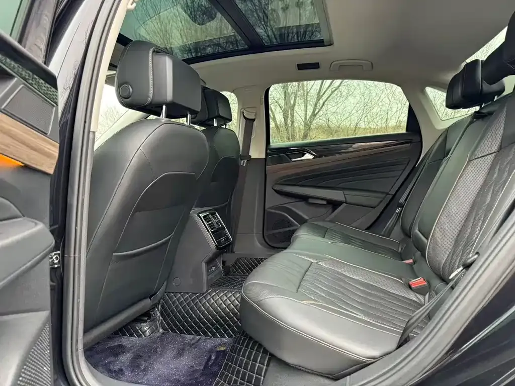 Volkswagen Passat — фото 4