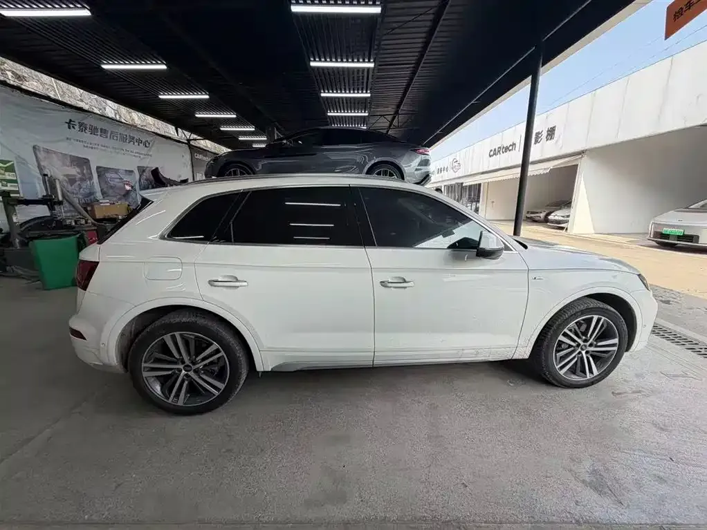 Audi Q5L — фото 4
