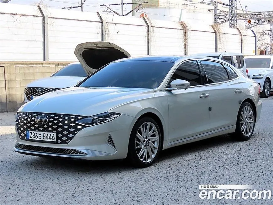 Hyundai Grandeur — фото 1