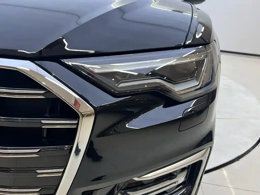 Audi A6L — фото 10