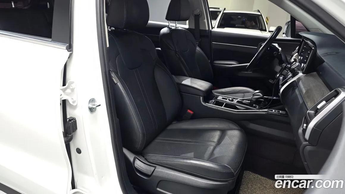 Kia Sorento — фото 8