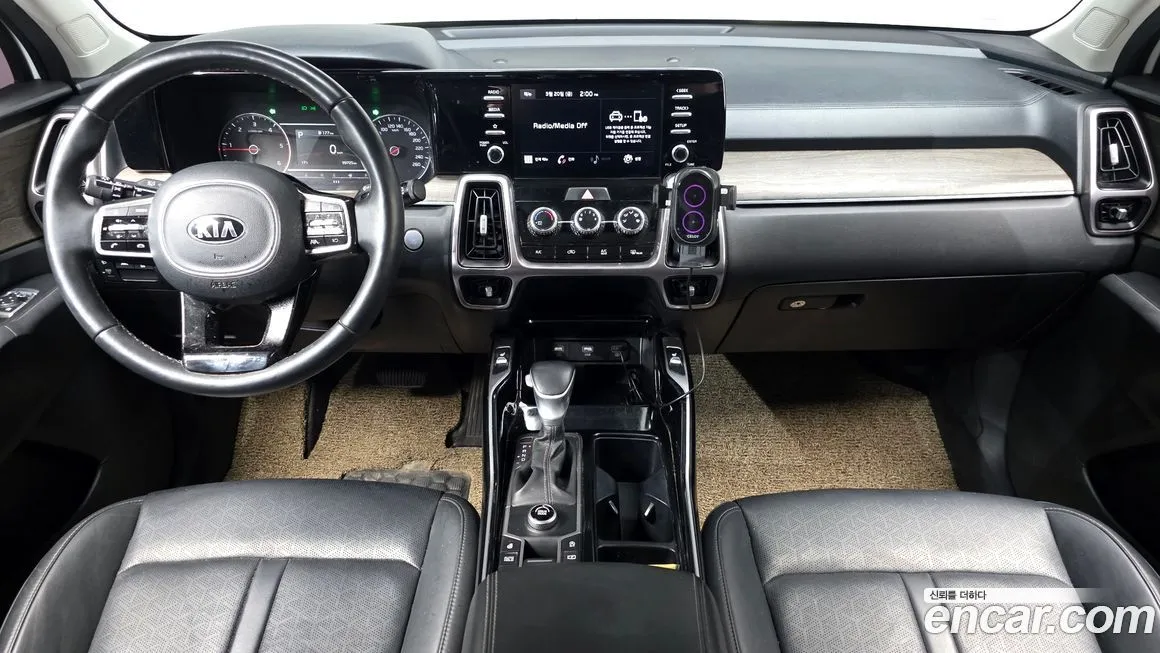 Kia Sorento — фото 4