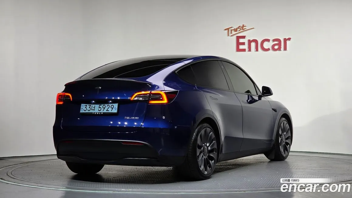 Tesla Model Y — фото 6