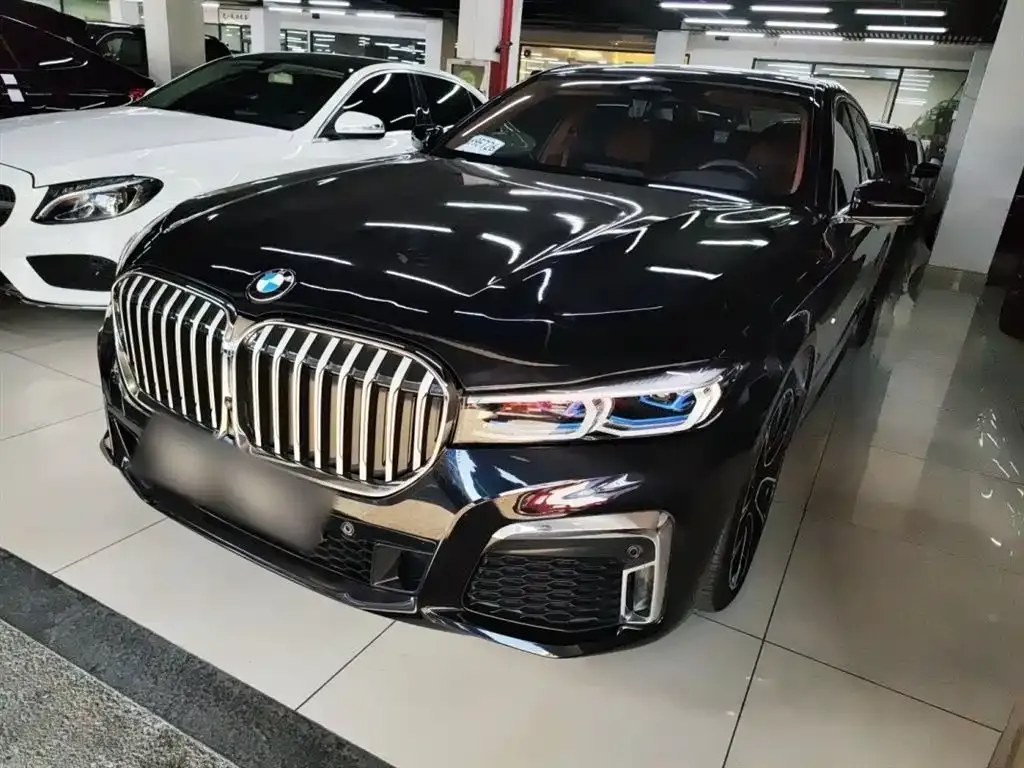 BMW 7 Series — фото 1