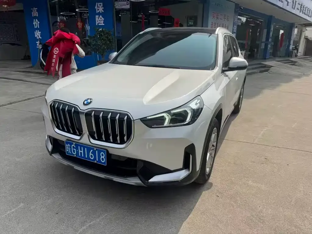 BMW X1 — фото 1