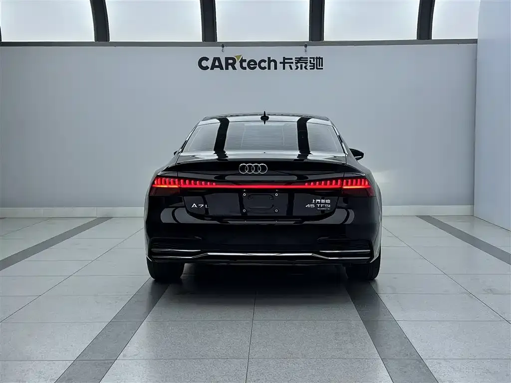 Audi A7L — фото 2