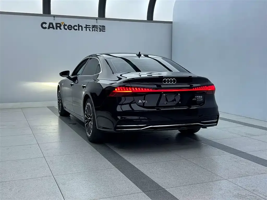 Audi A7L — фото 6