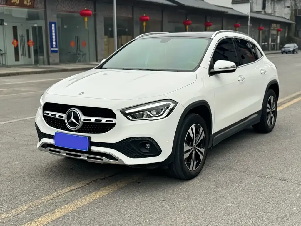 Mercedes-Benz GLA — фото 1