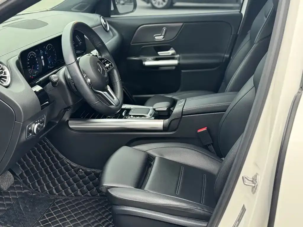 Mercedes-Benz GLA — фото 7