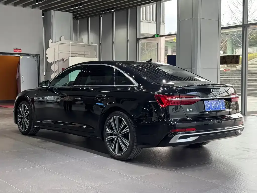 Audi A6L — фото 2