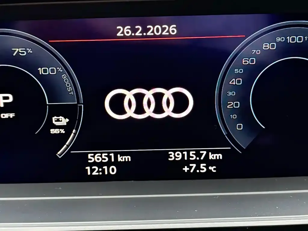 Audi Q4 e-tron — фото 2