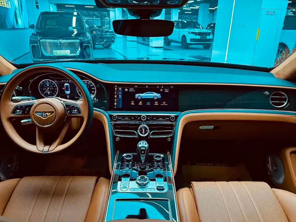 Bentley Flying Spur PHEV — фото 10