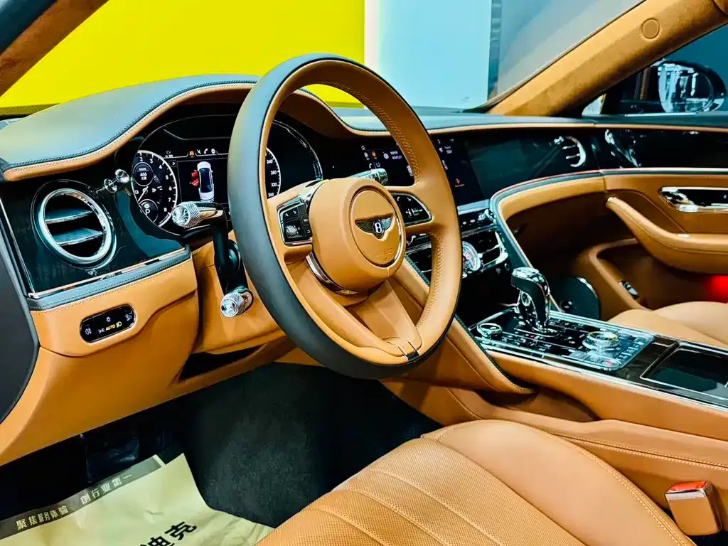 Bentley Flying Spur PHEV — фото 8