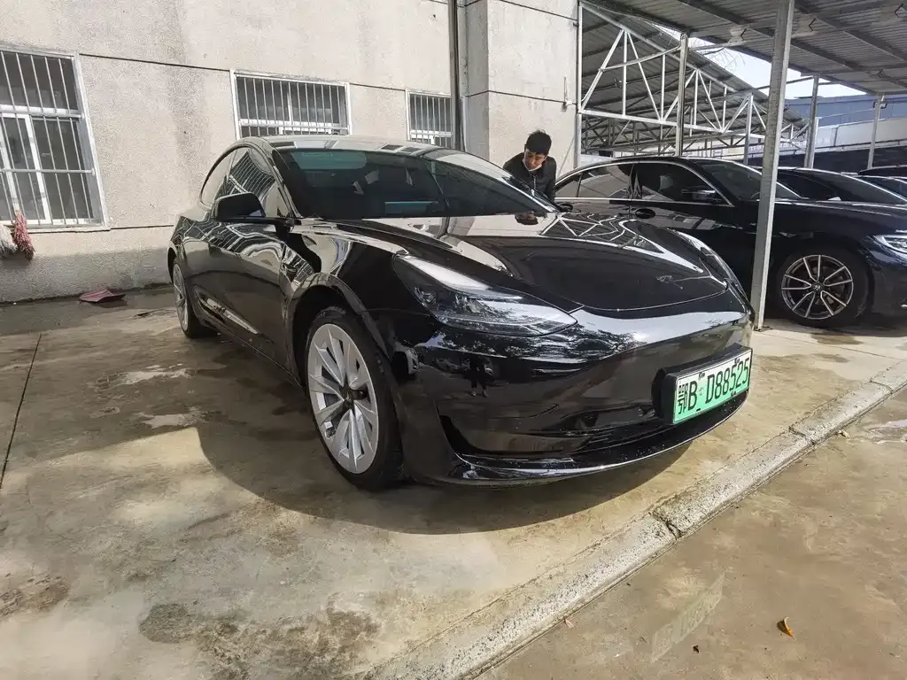 Tesla Model 3 — фото 4