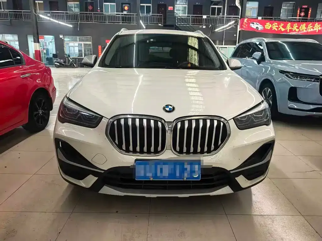 BMW X1 — фото 1