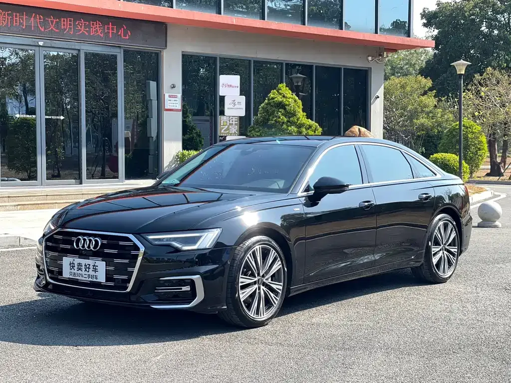 Audi A6L — фото 1