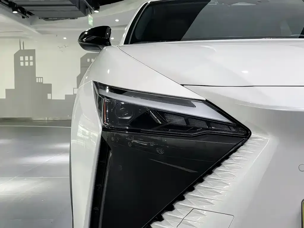 Lexus RZ — фото 2