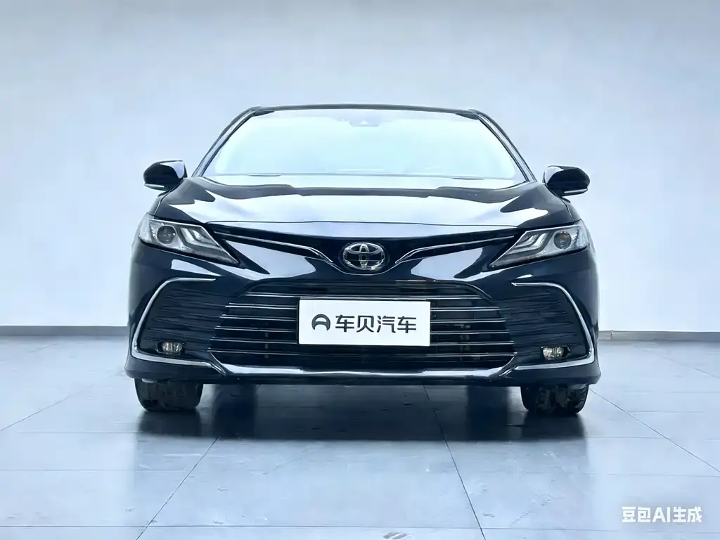 Toyota Camry — фото 4