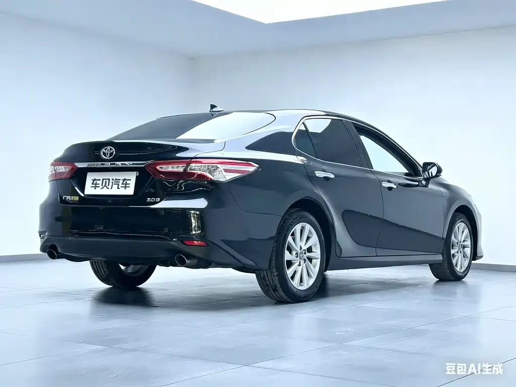 Toyota Camry — фото 6