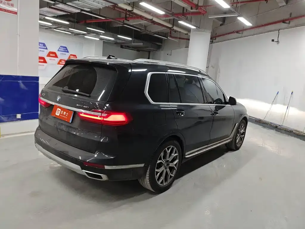 BMW X7 — фото 9
