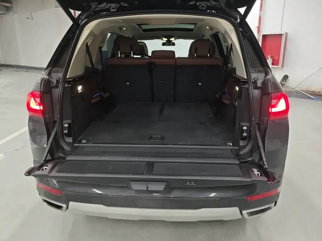 BMW X7 — фото 2