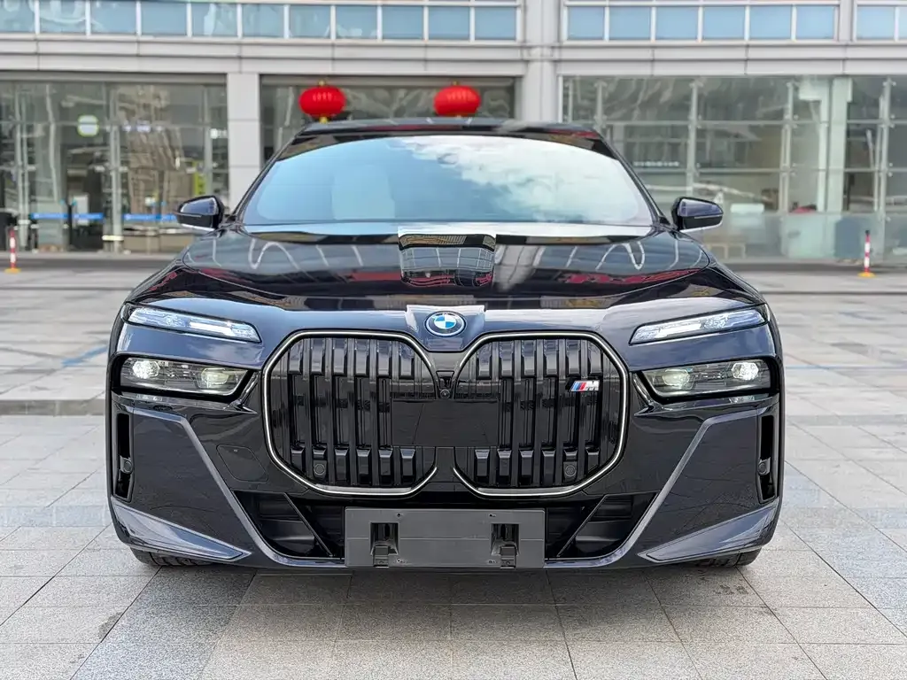 BMW i7 — фото 10
