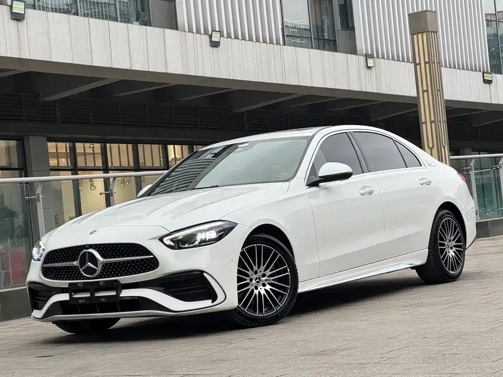 Mercedes-Benz C-Class — фото 1