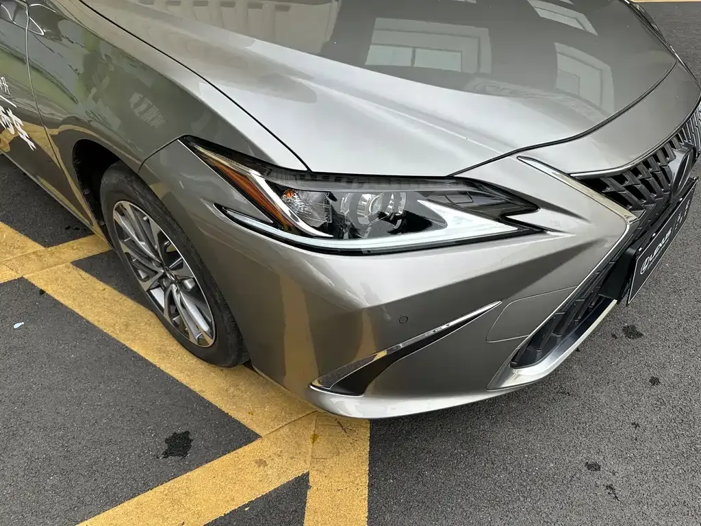 Lexus ES — фото 10