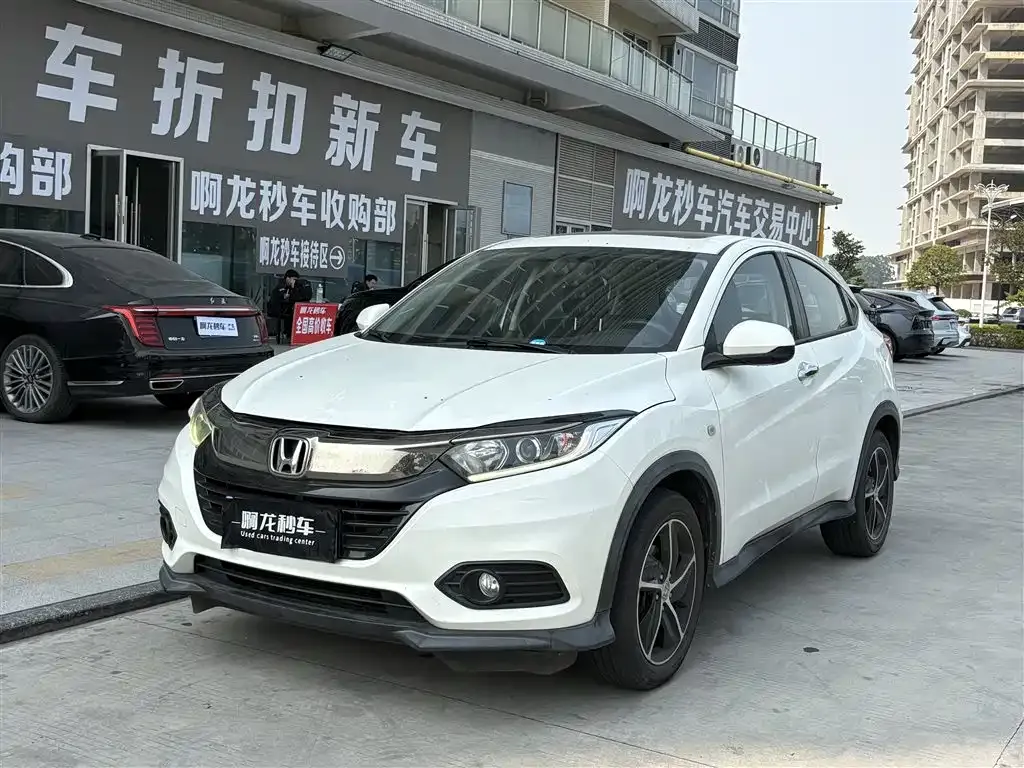 Honda Vezel — фото 1
